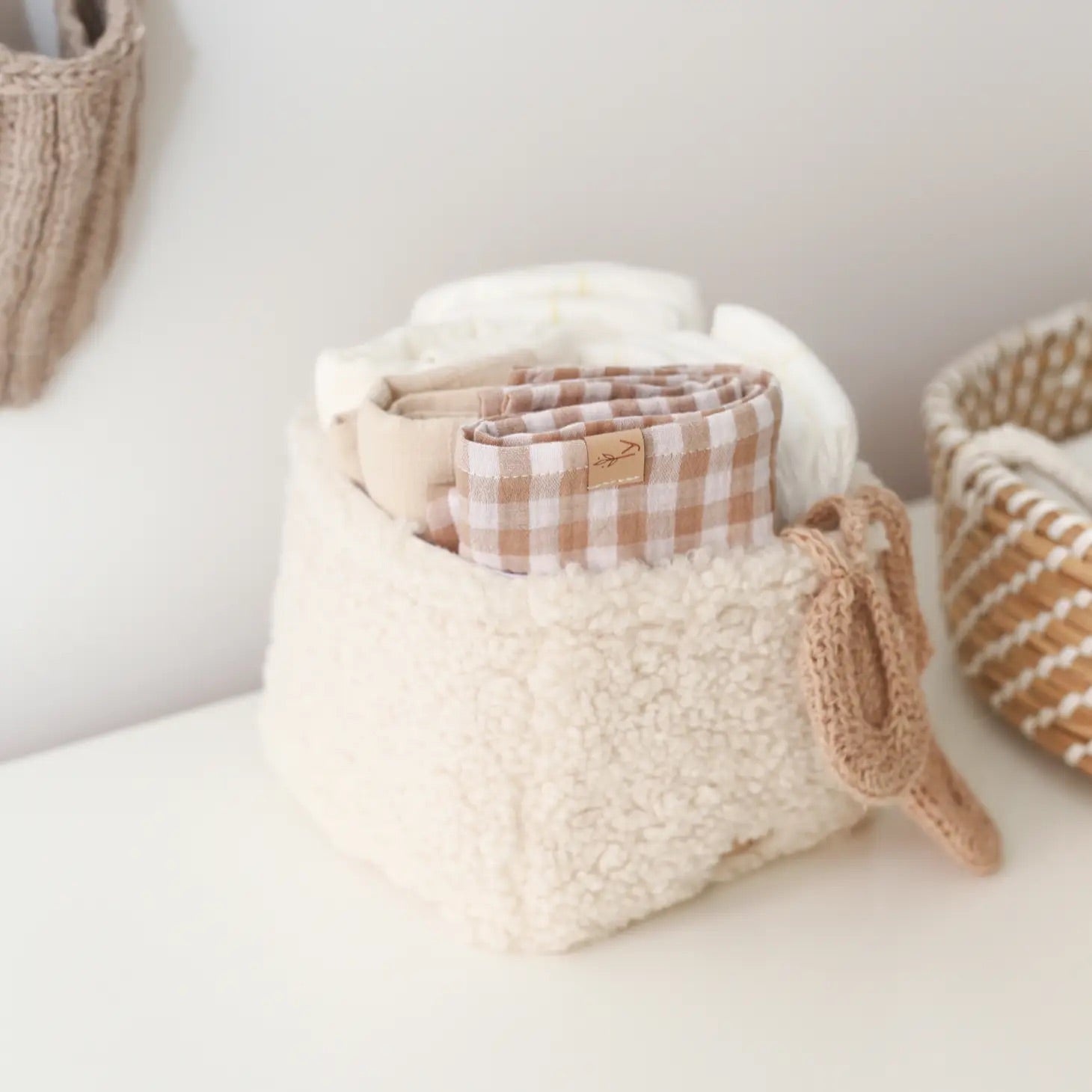 Babyly Teddy -vaippasäilytyskori, Cream tai Taupe, 3 eri kokoa