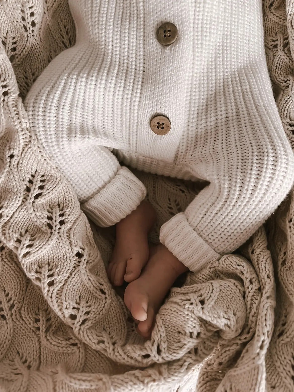 Little B's Nursery Classic Knit Romper vauvan neulehaalari, Milk