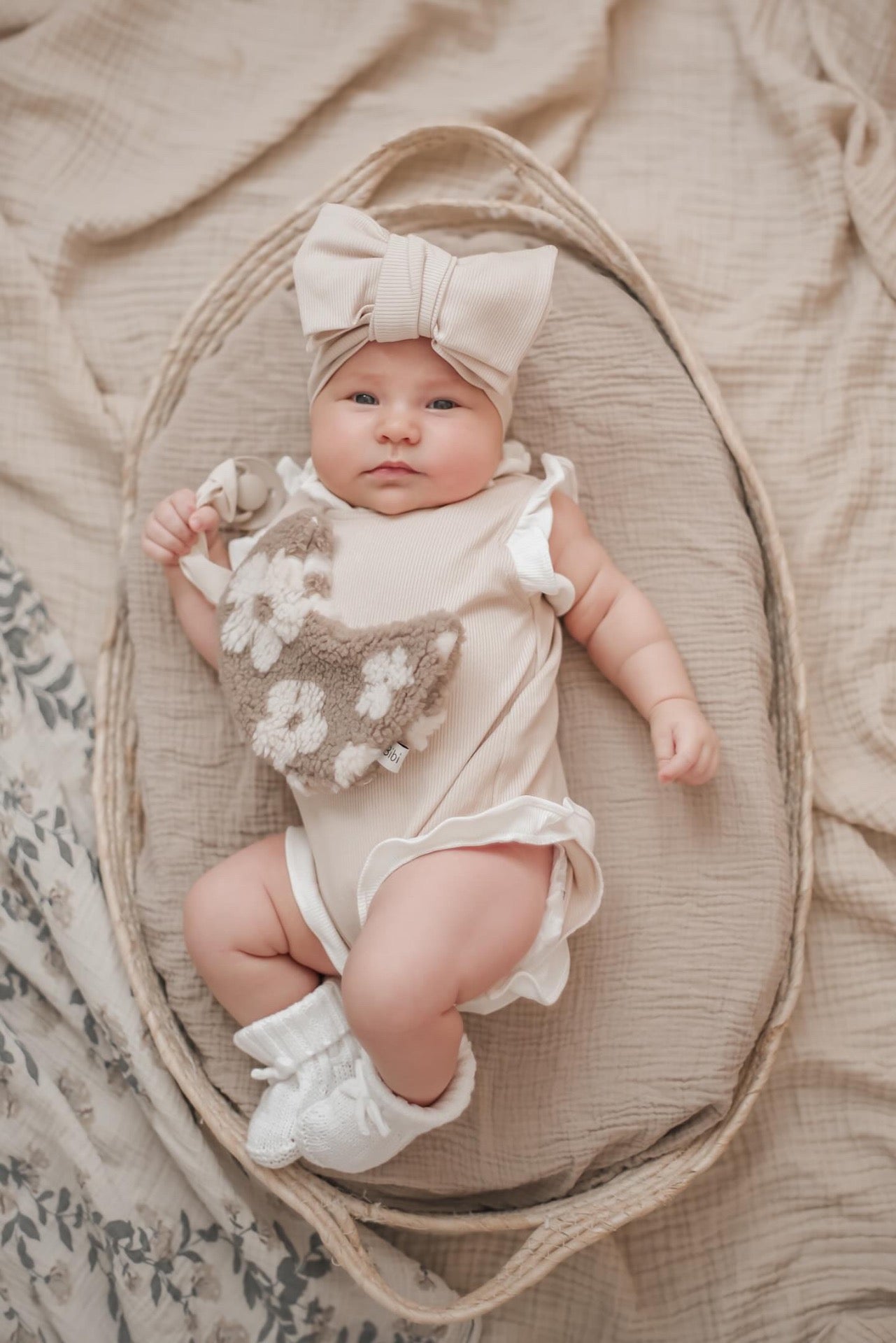 Camy & Bunny Frill Ribbed romper + collar, Beige