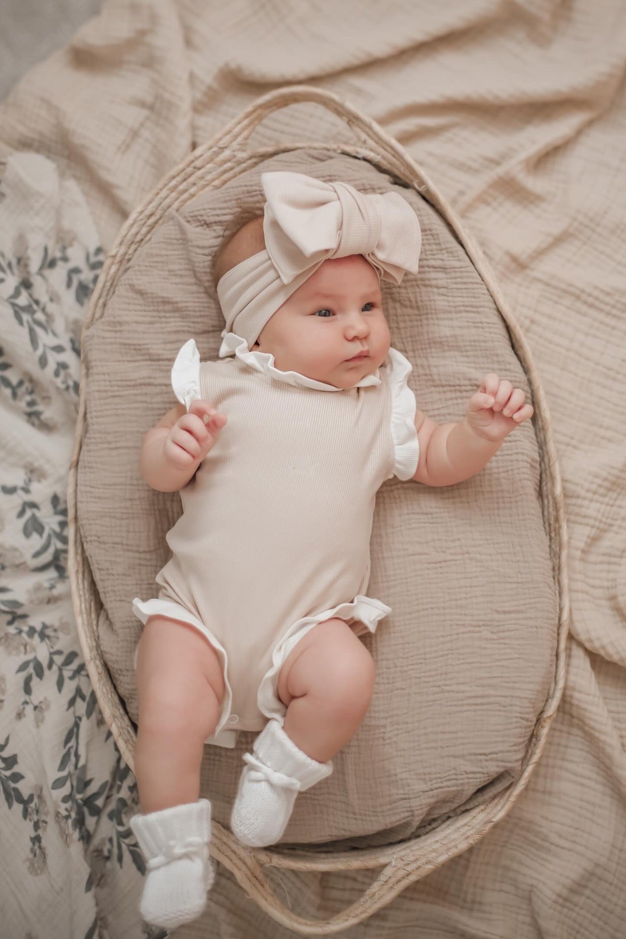 Camy & Bunny Frill Ribbed romper + collar, Beige