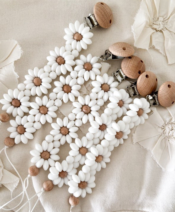 CW Events 4 Daisies pacifier clip