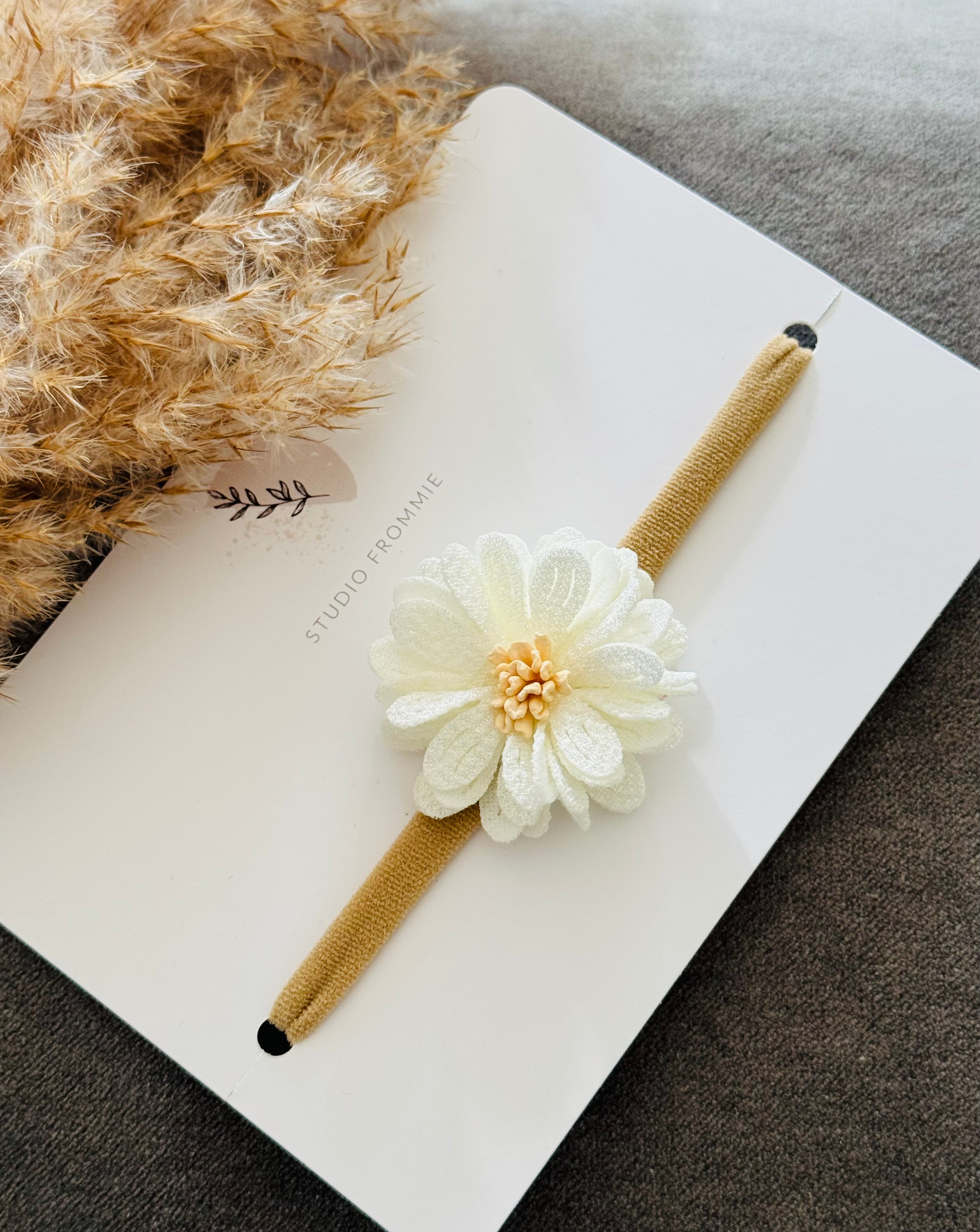 Studio Frommie Milou flower headband