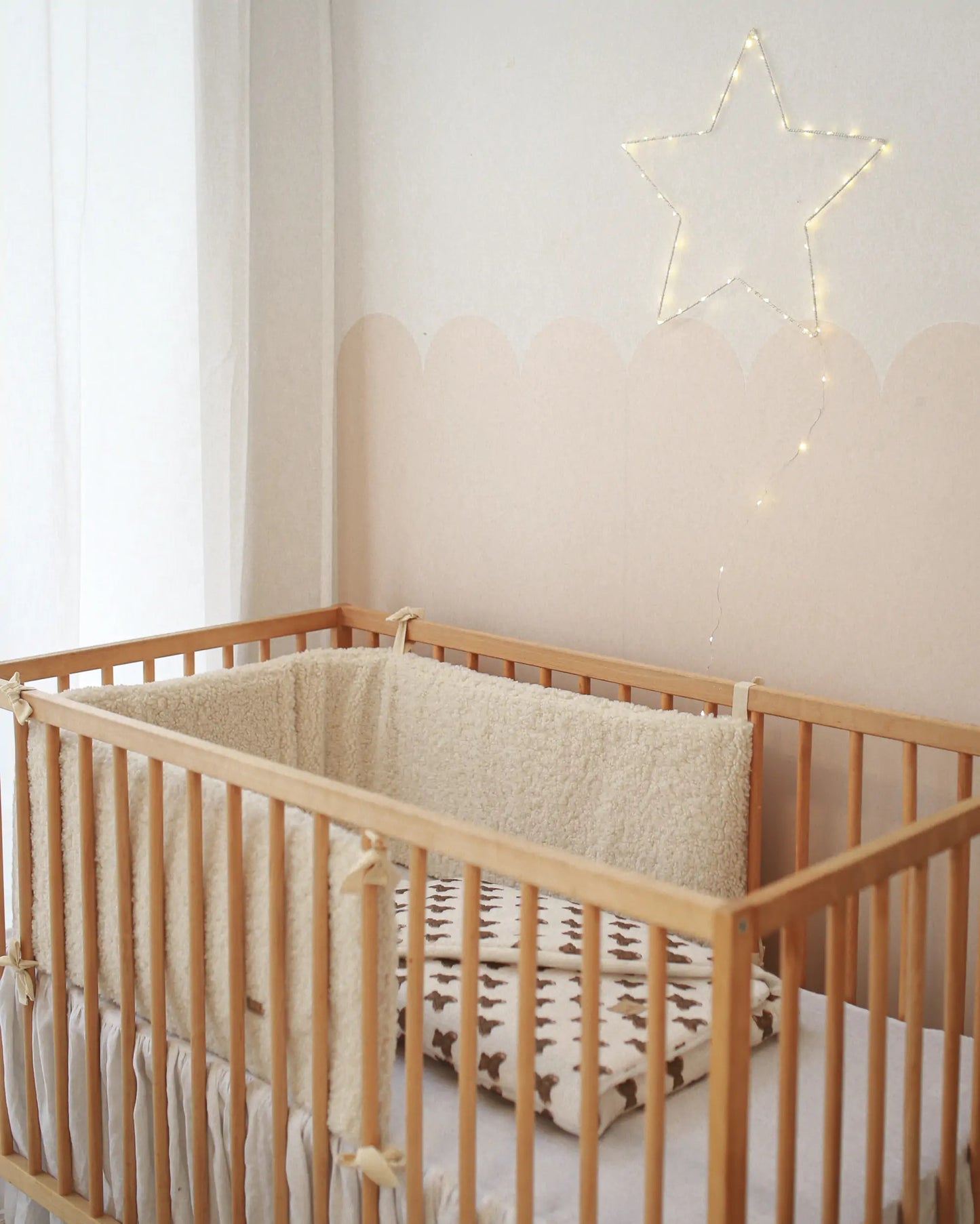 Babyly Teddy Crib Bumper, Cream