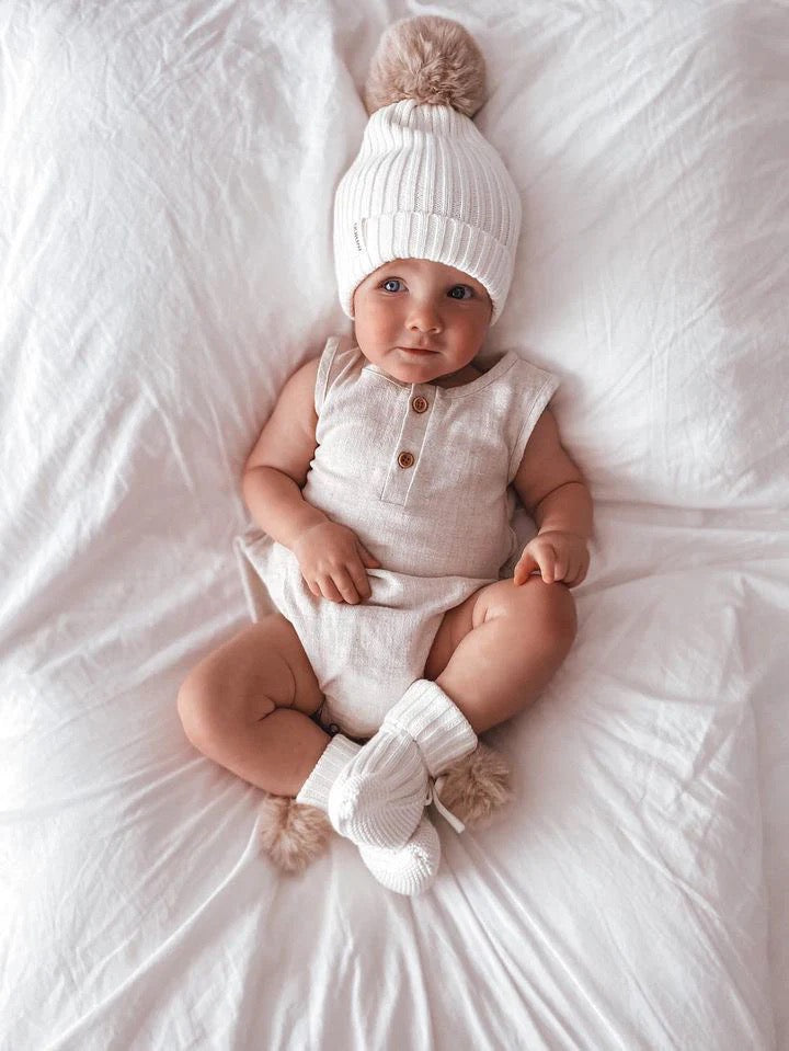 Indigo Dreams Oat Pom Beanie vauvan pipo pörrötupsulla