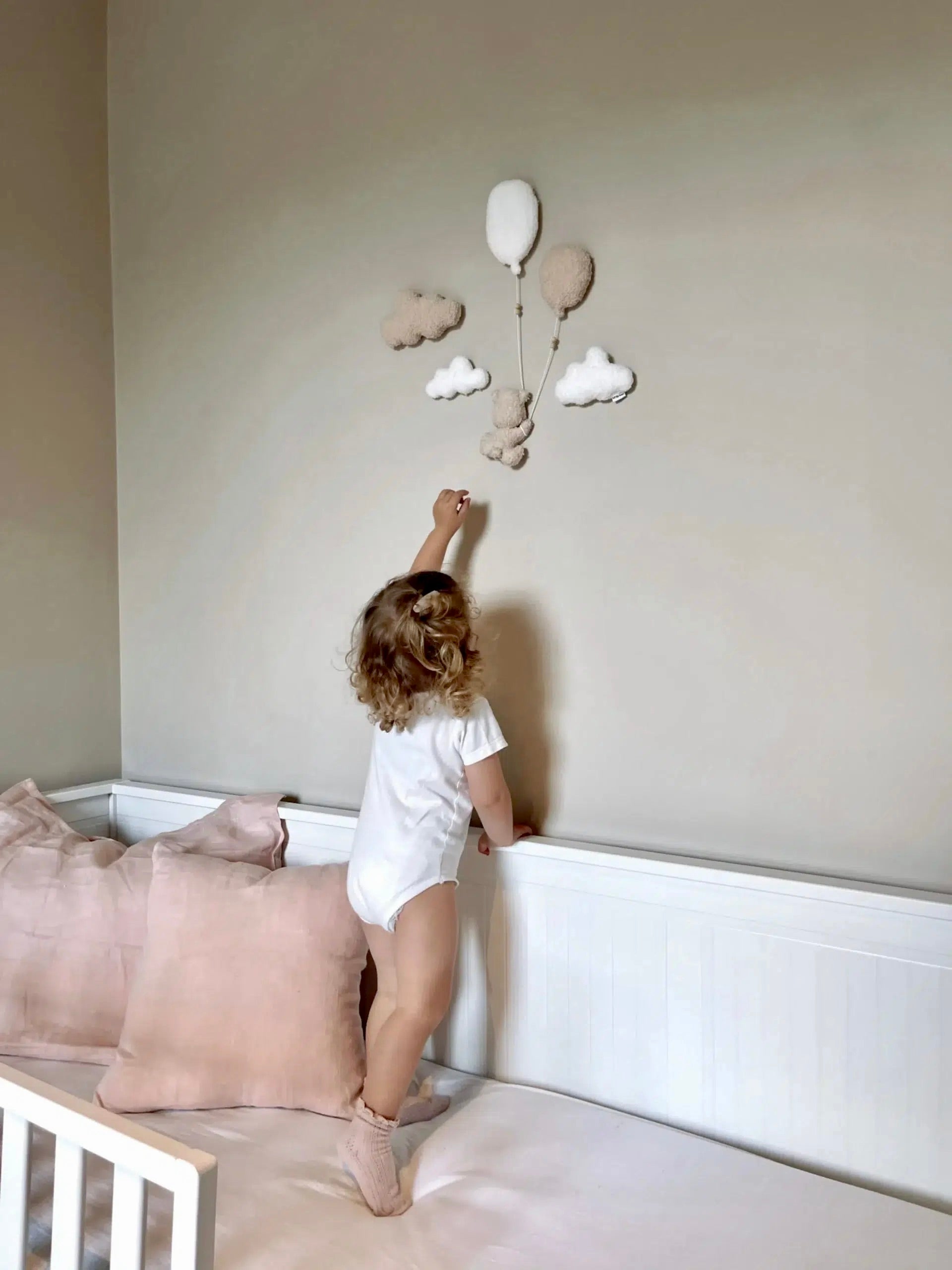 Little Loua Bouclé Teddy Wall Decoration Set