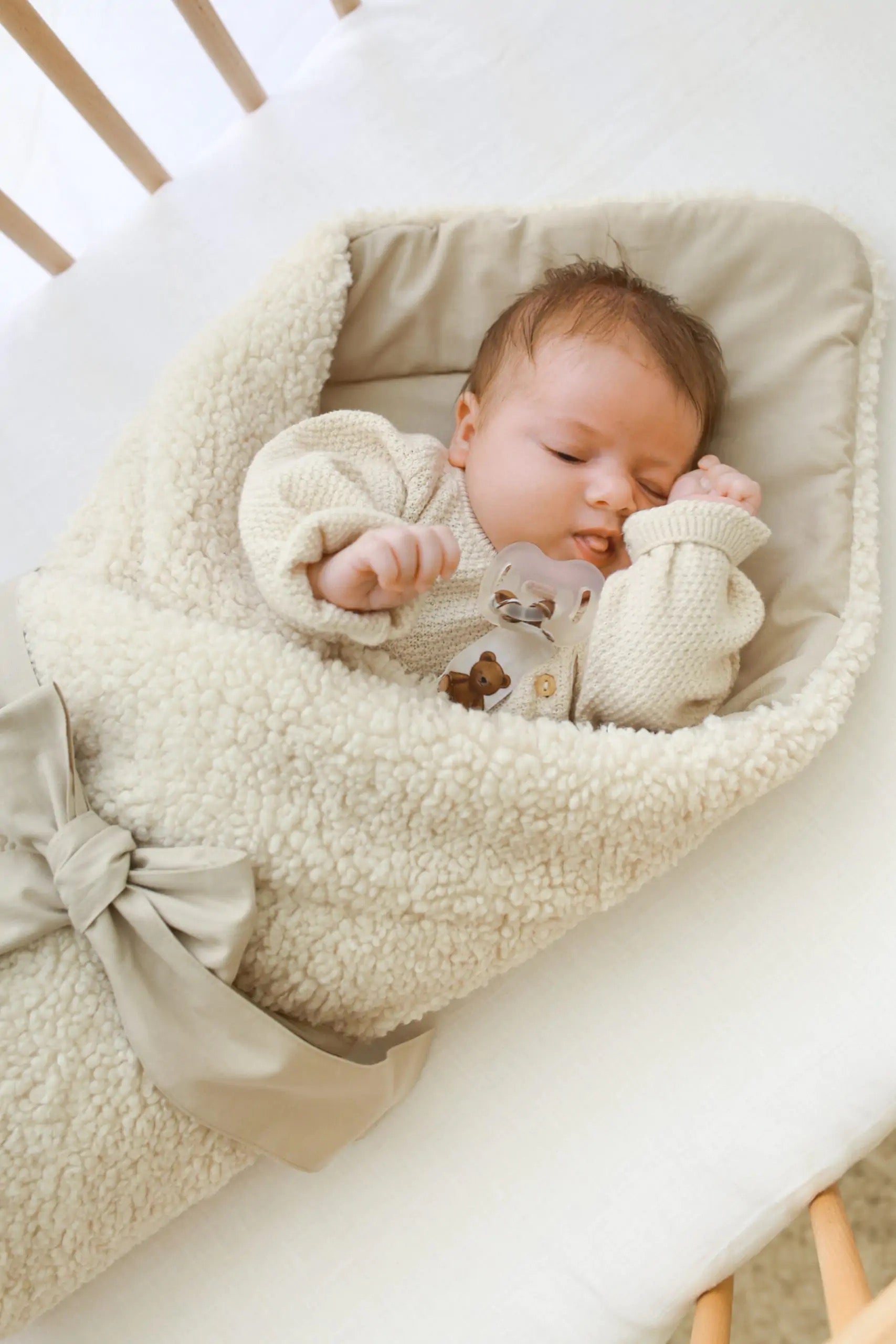 Babyly Teddy Baby Wrap -kapalo, Cream