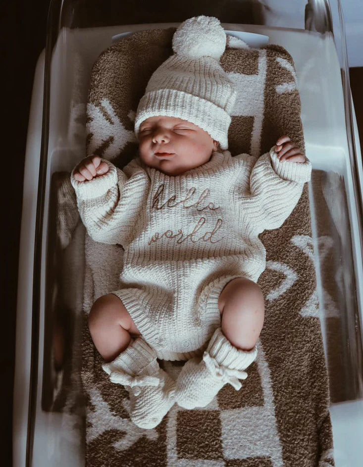 Chunky Knit Romper "Hello World" vauvan neulehaalari