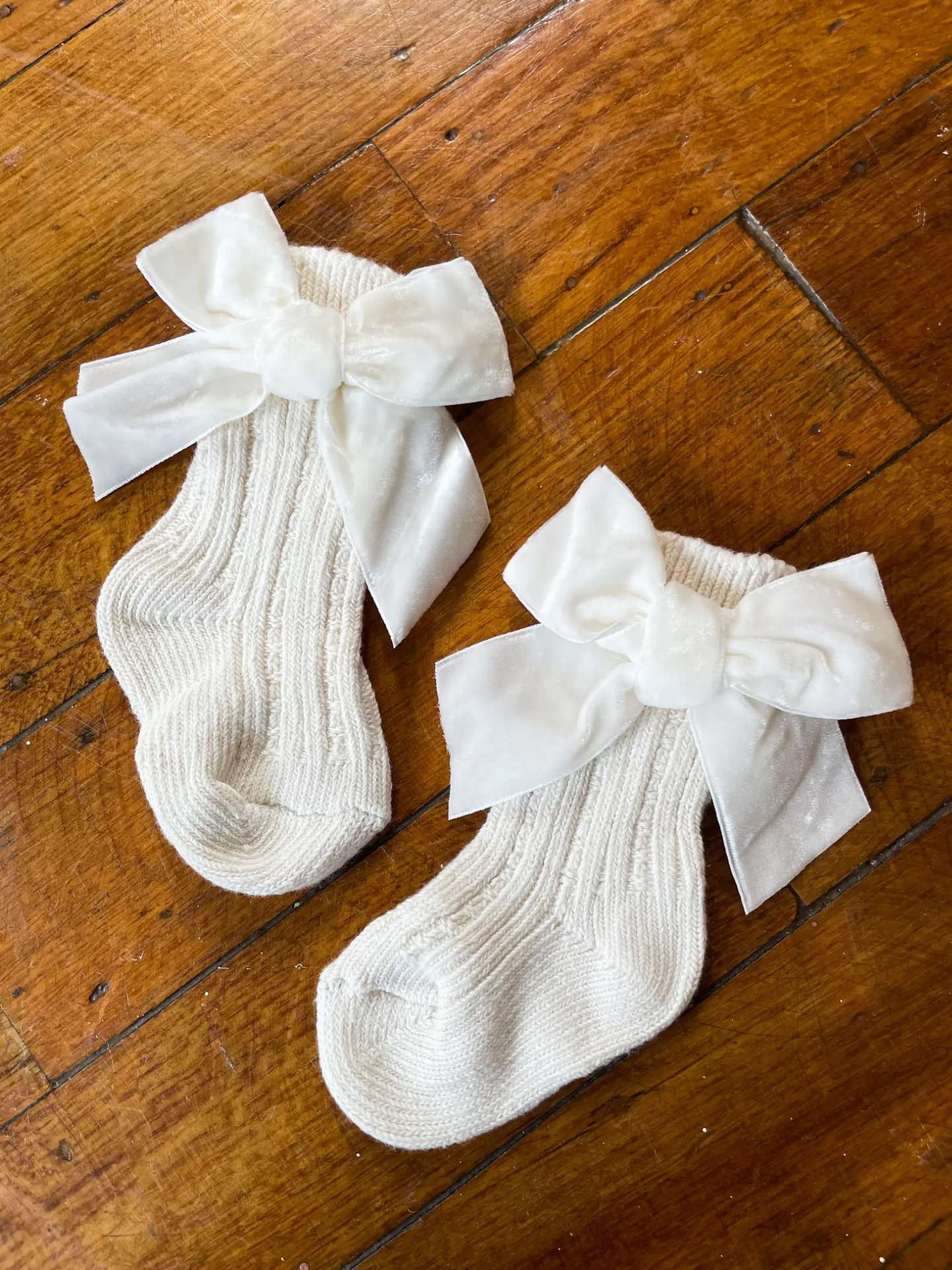 La Olivia Kids Juul socks, multiple colors