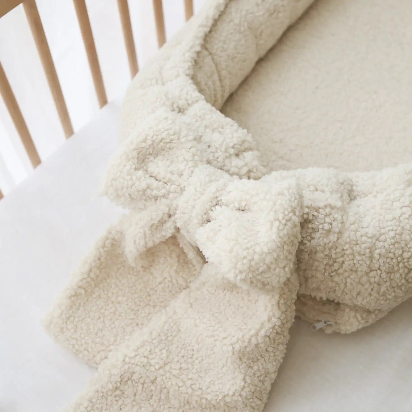 Babyly Bow Teddy Baby Nest, Cream