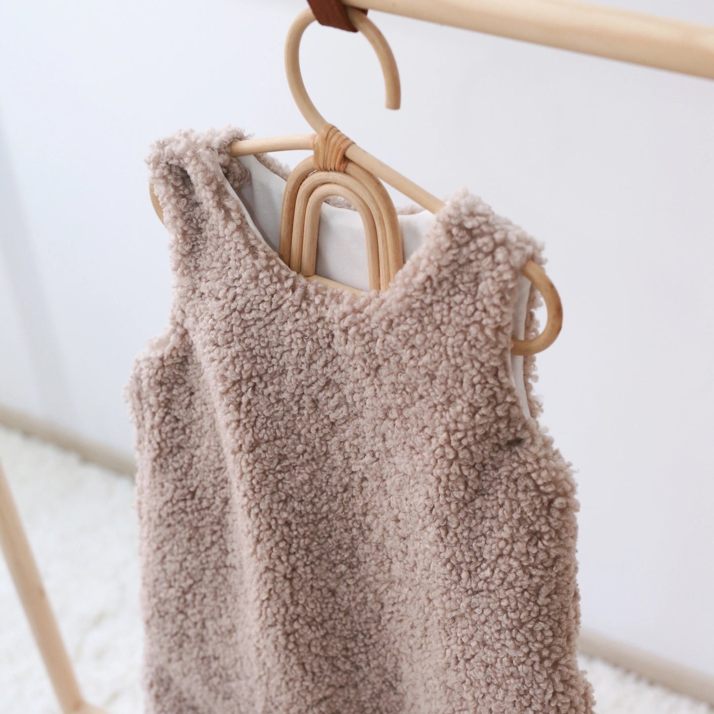 Babyly Teddy Dreams vauvan unipussi, Cream tai Taupe
