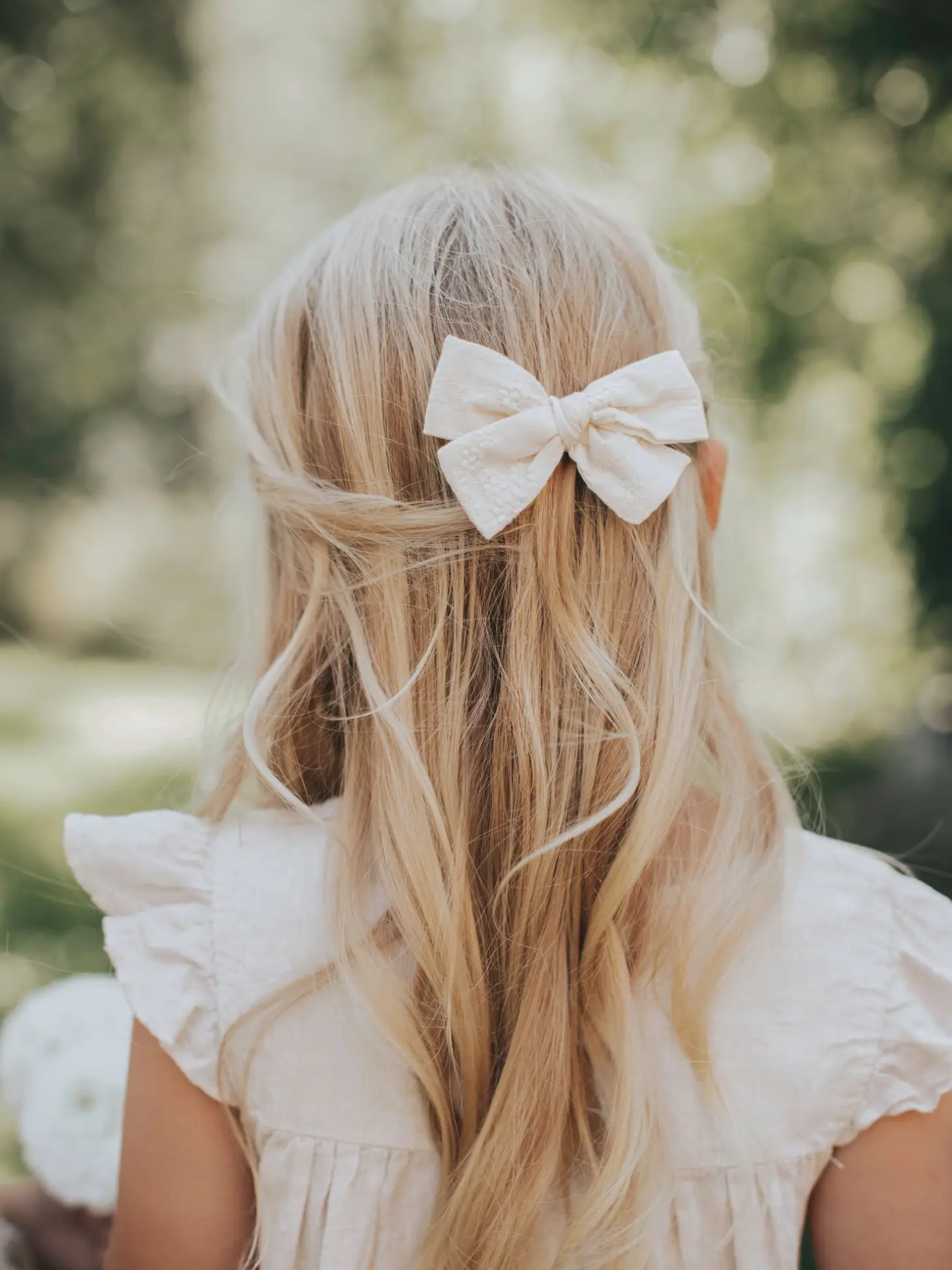 Liv & Loke Ester Rosette hair bow, Natural Embroidered