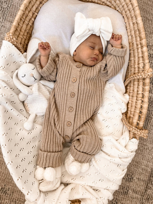Little B's Nursery Ribbed Romper vauvan neulehaalari, Oak