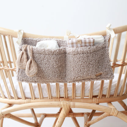 Babyly Teddy Crib Organizer -säilytyspussukka, Cream tai Taupe