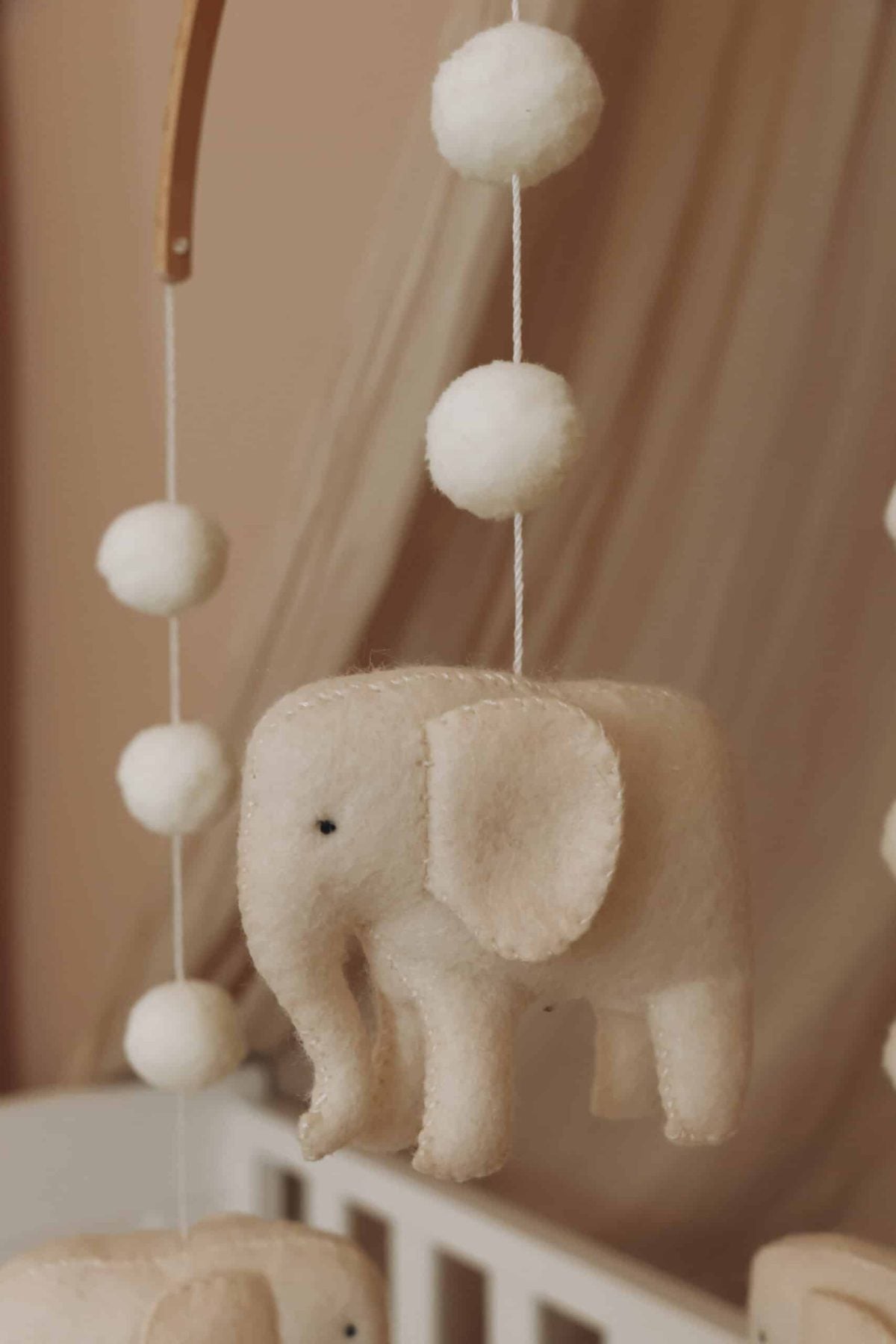 Little Loua Elephants kehtomobile