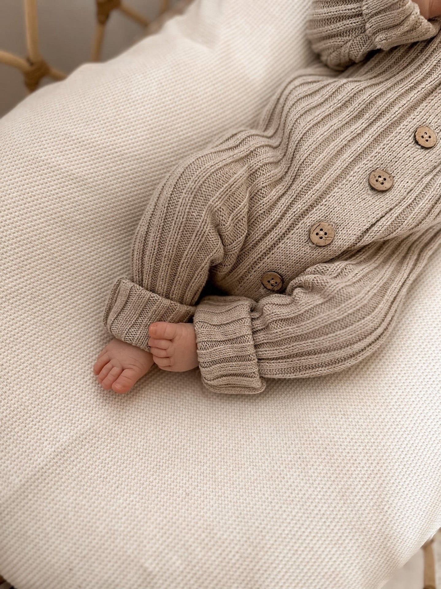 Little B's Nursery Ribbed Romper vauvan neulehaalari, Oak