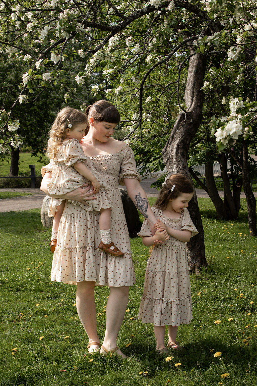 Katherine Brown Floral -mekko, Mama