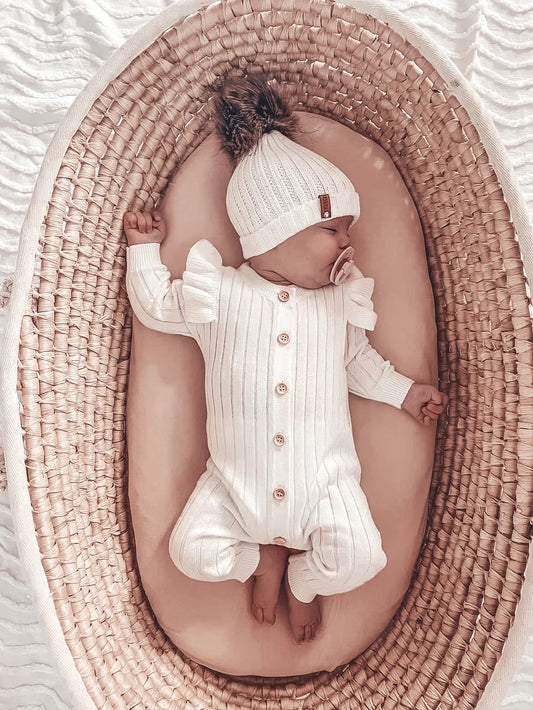 Indigo Dreams Frill Romper vauvan neulehaalari, Vanilla