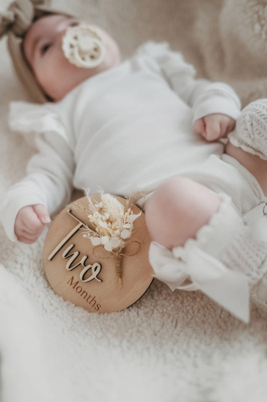 Meraki Engraving Milestone Cards for Baby with Floral Decoration