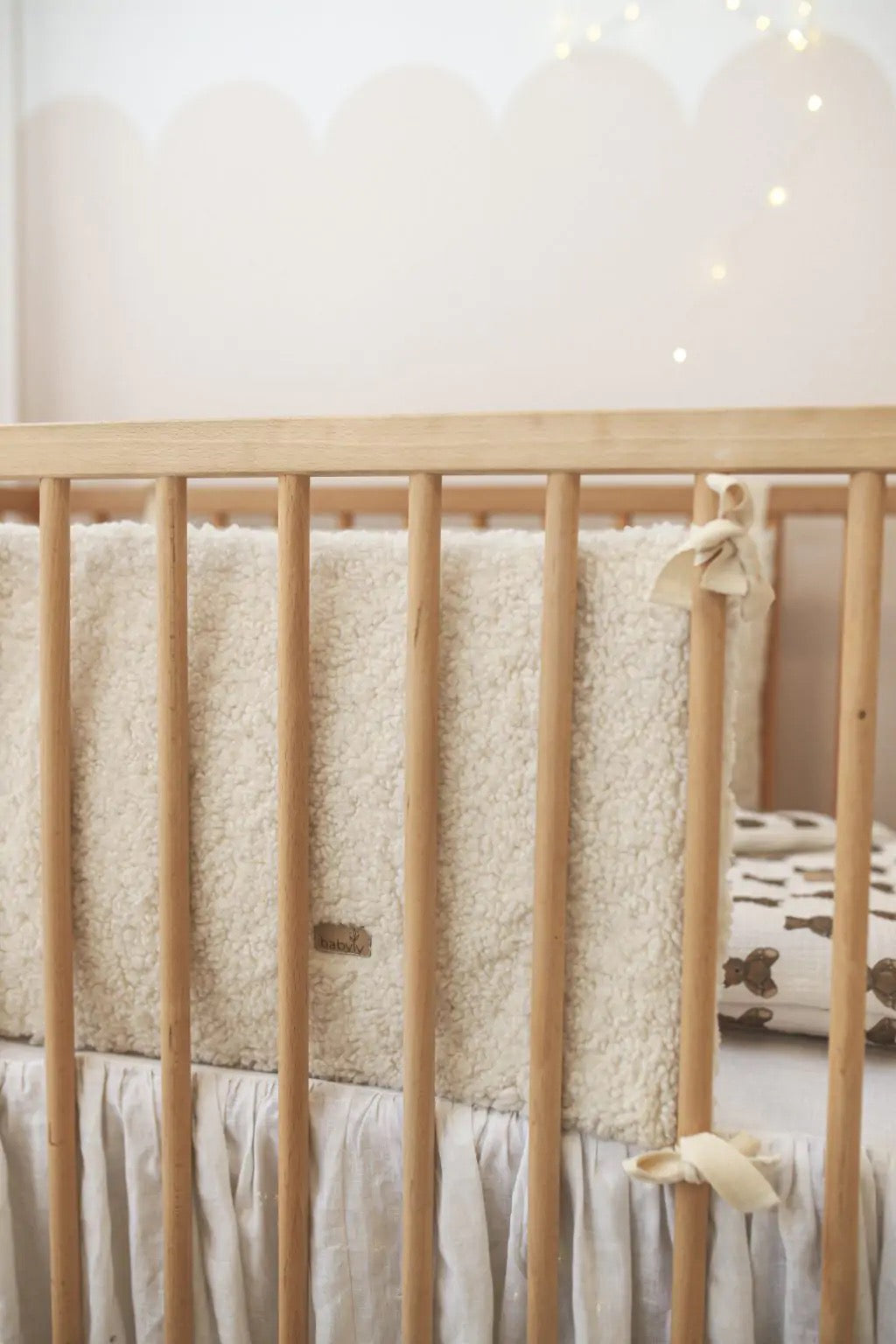 Babyly Teddy Crib Bumper, Cream