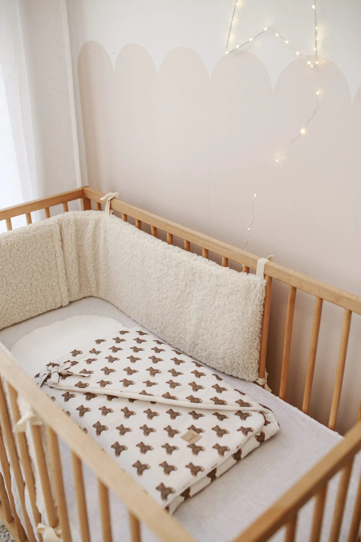 Babyly Teddy Crib Bumper, Cream