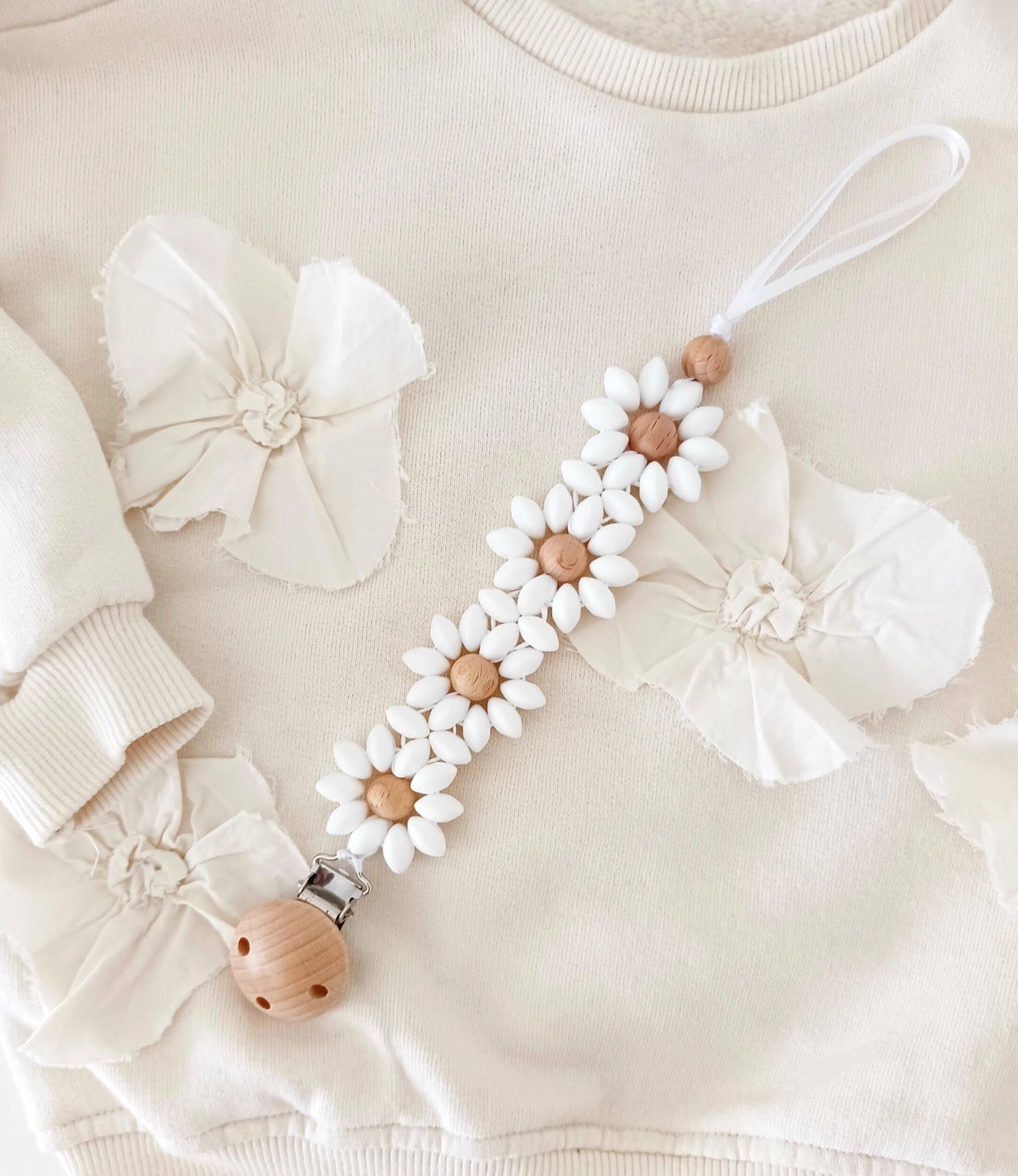 CW Events 4 Daisies pacifier clip