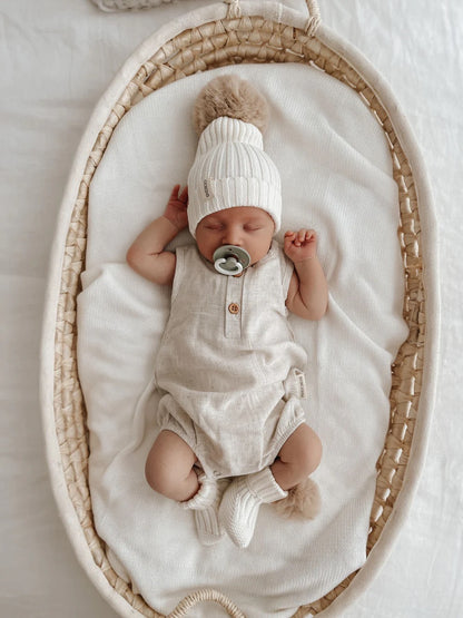 Indigo Dreams Oat Pom Beanie vauvan pipo pörrötupsulla