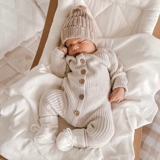 Petite + Co Everyday Ribbed Romper vauvan neulehaalari, Light Beige