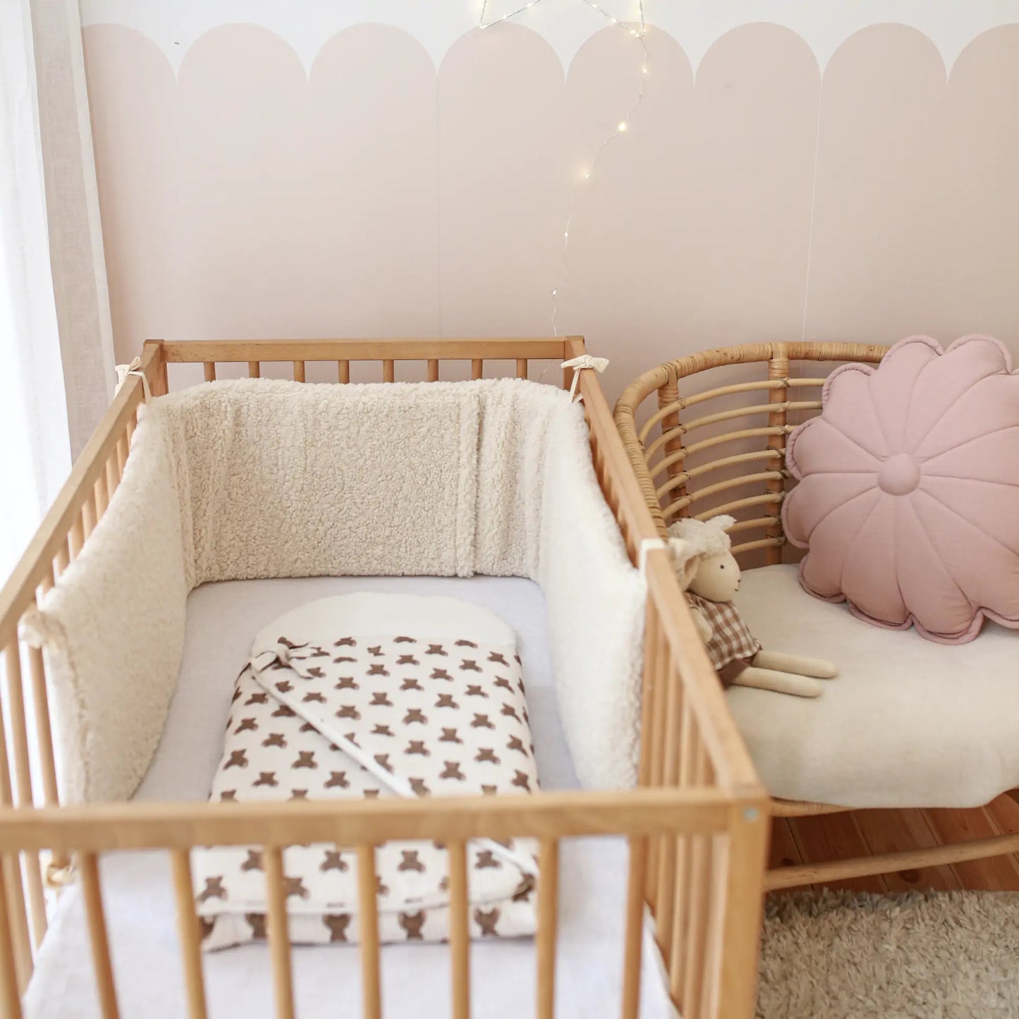 Babyly Teddy Crib Bumper, Cream