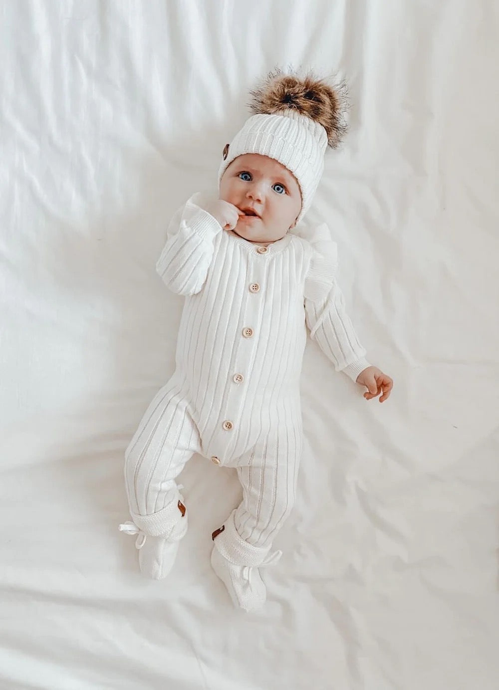 Indigo Dreams Frill Romper vauvan neulehaalari, Vanilla