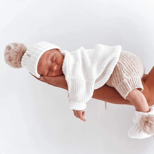 Indigo Dreams Oat Pom Beanie vauvan pipo pörrötupsulla