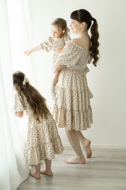 Bailey's Blossoms Katherine Brown Floral naisten mekko, beige kukkamekko pehmeästä materiaalista