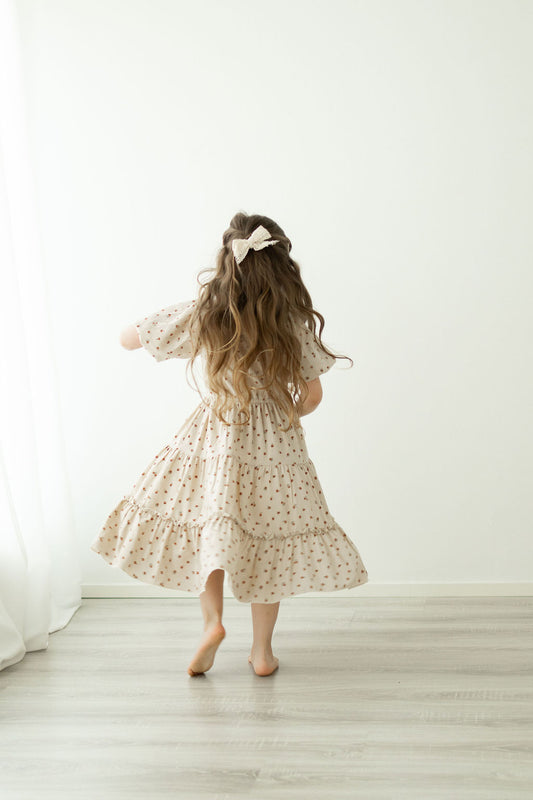 Bailey's Blossoms Katherine Brown Floral tyttöjen mekko, beige kukkamekko pehmeästä materiaalista