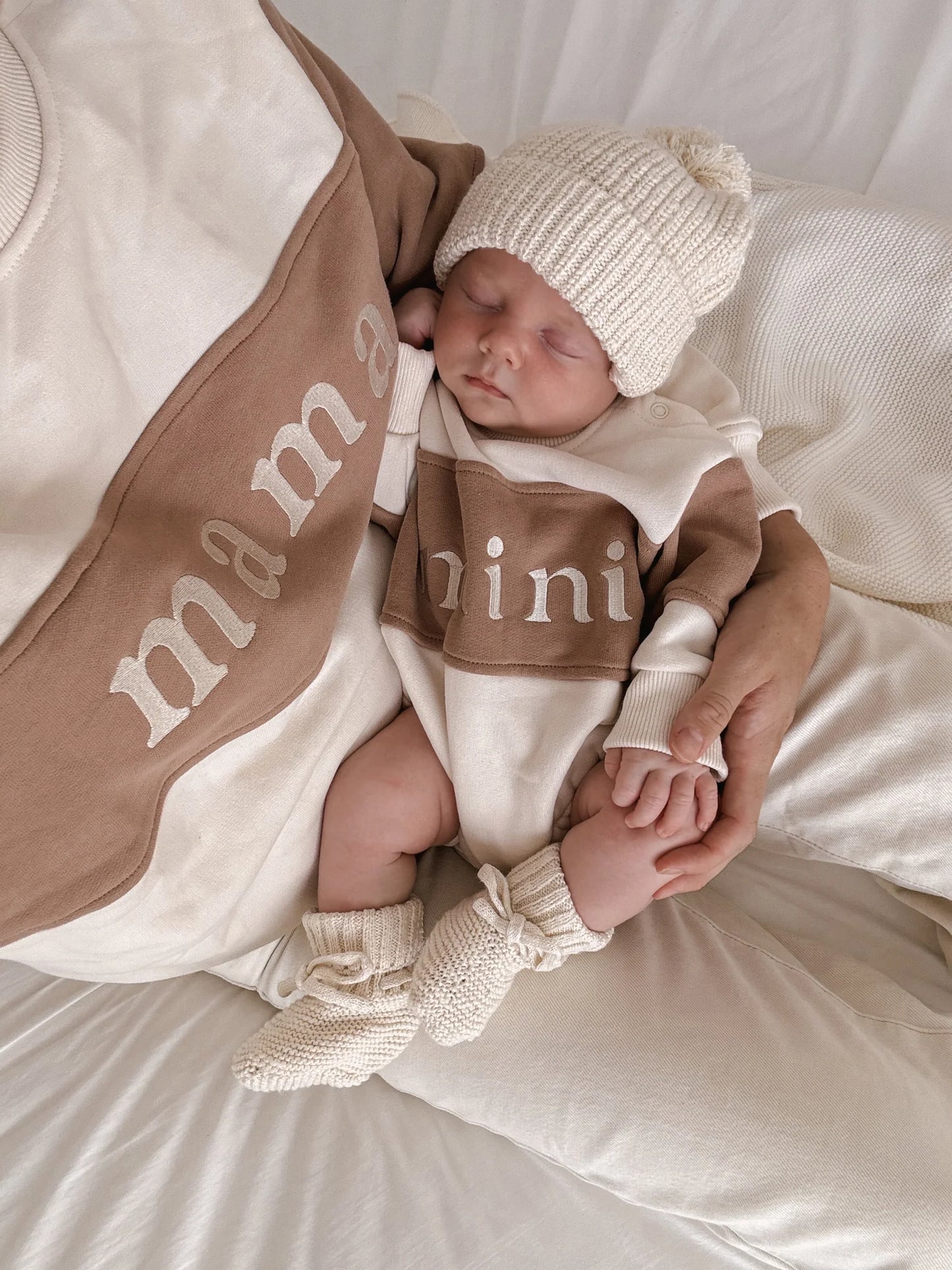 Mama Sweater -collegepaita