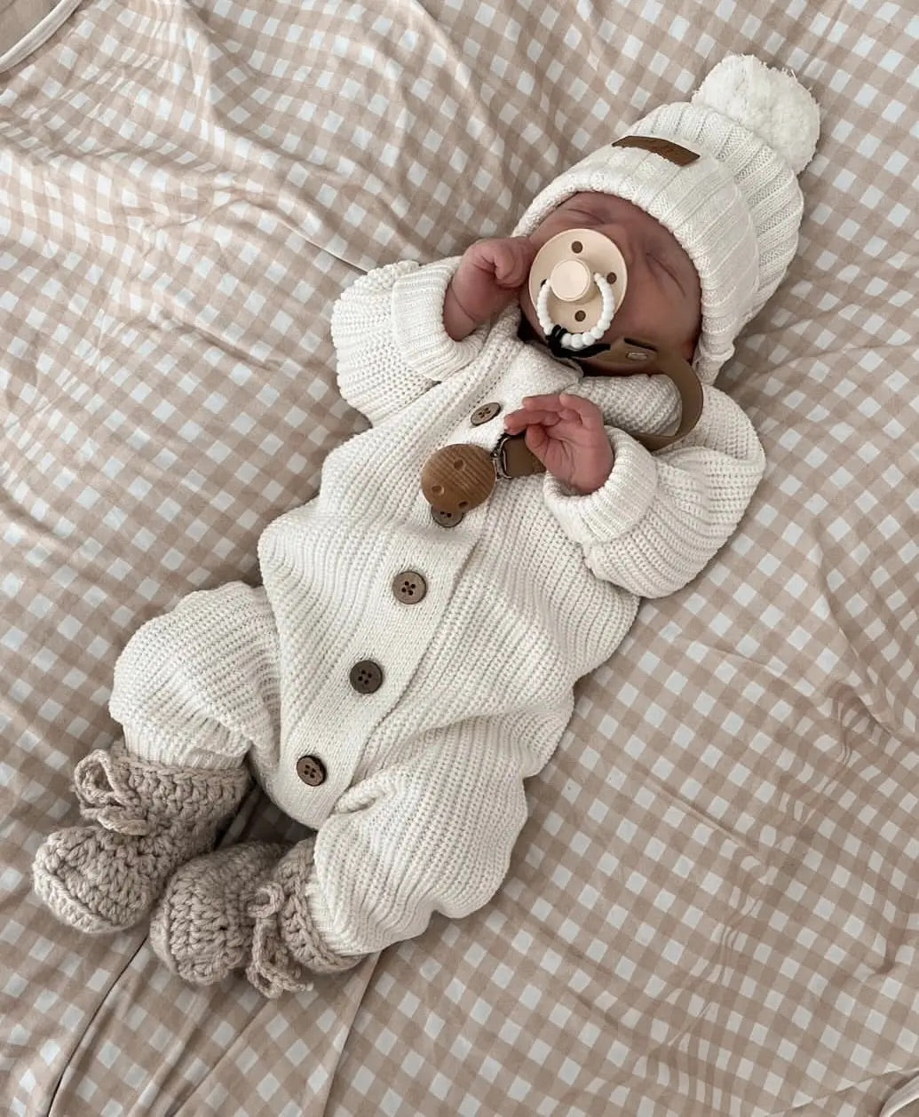 Little B's Nursery Classic Knit Romper vauvan neulehaalari, Milk