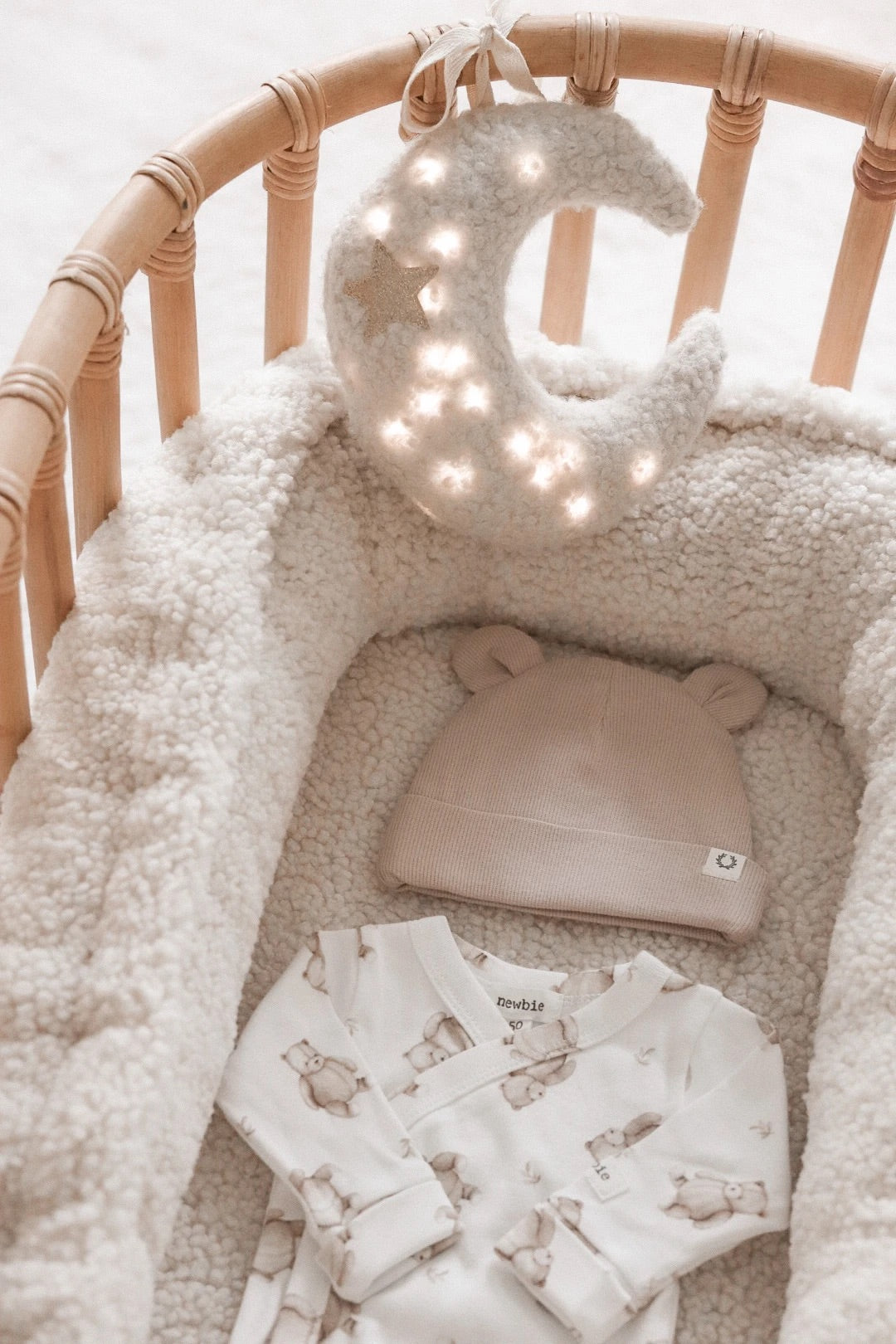 Babyly Bow Teddy Baby Nest, Cream