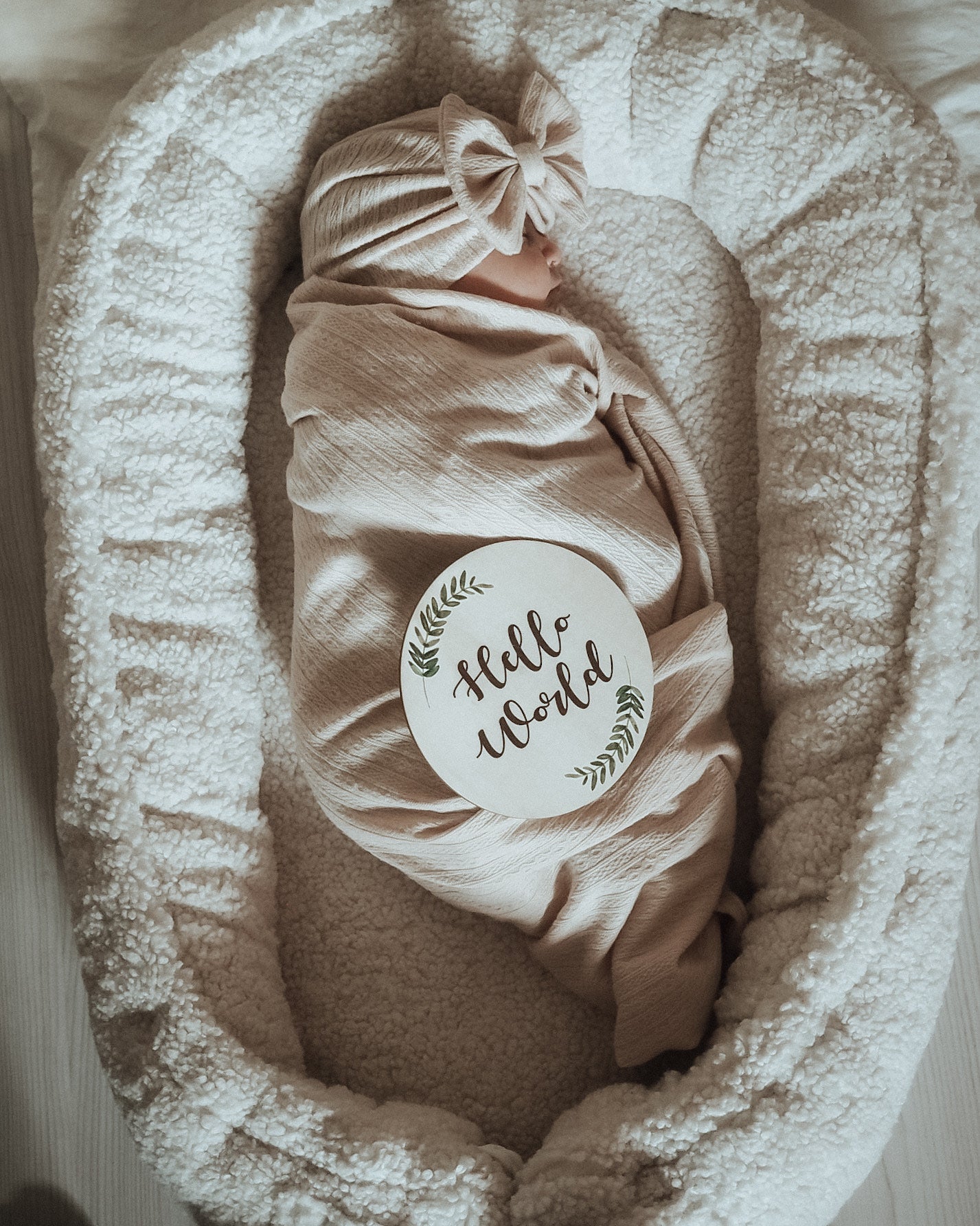 Babyly Bow Teddy Baby Nest, Cream