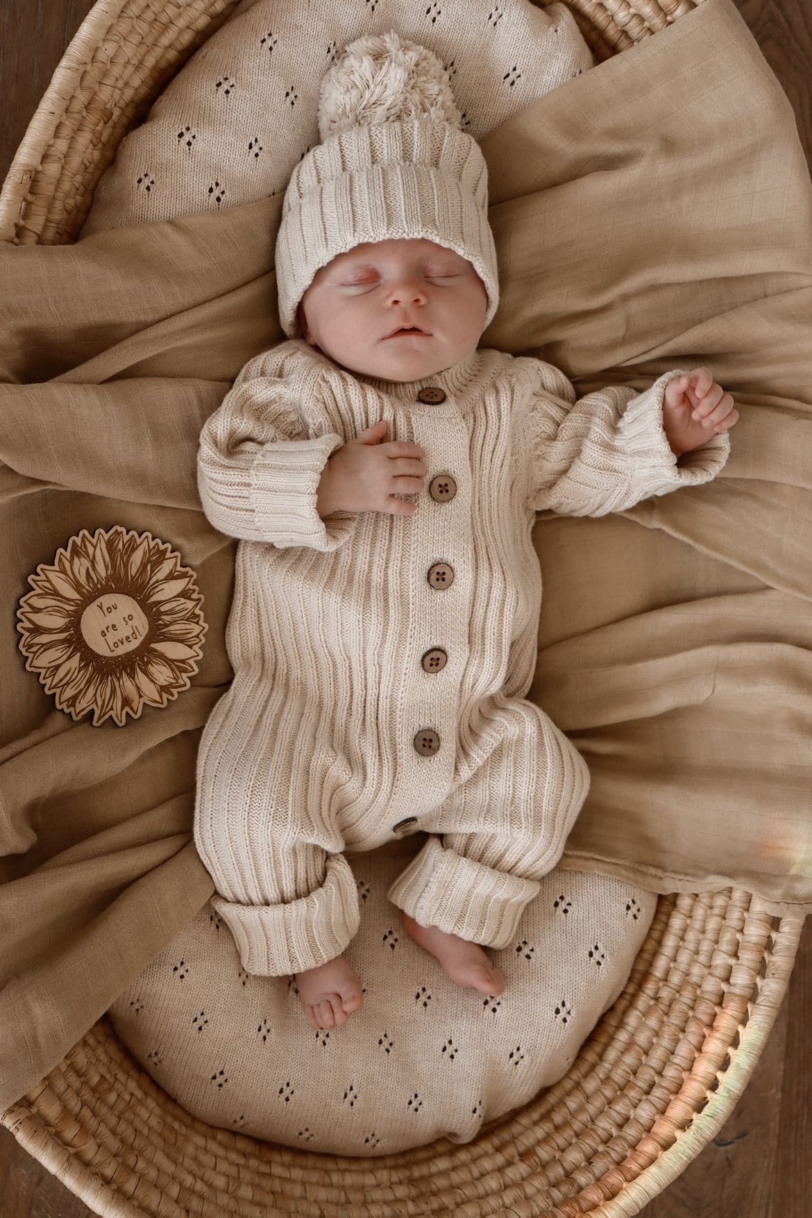 Little B's Nursery Ribbed Romper vauvan neulehaalari, Honey Milk