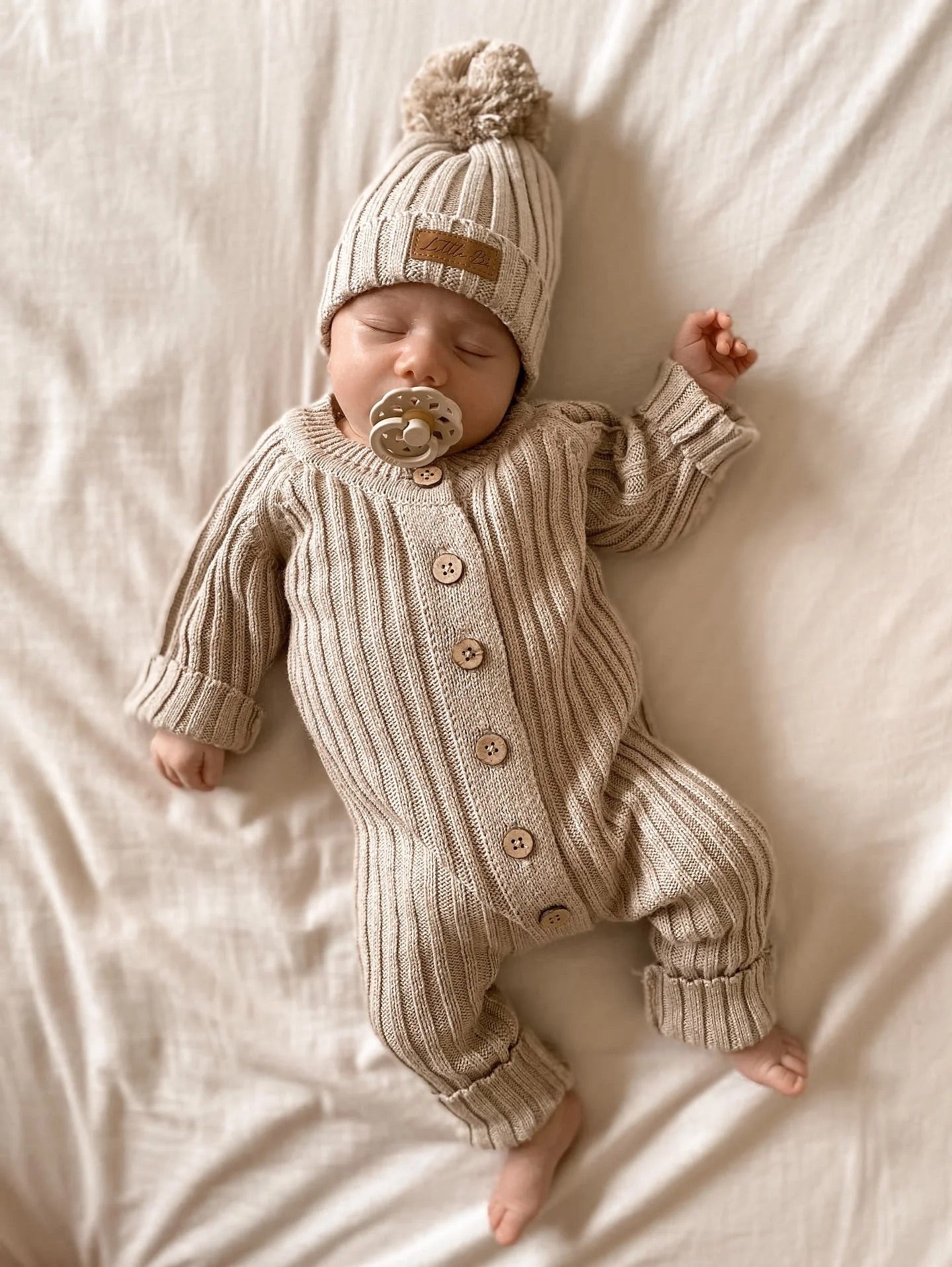 Little B's Nursery Ribbed Romper vauvan neulehaalari, Oak