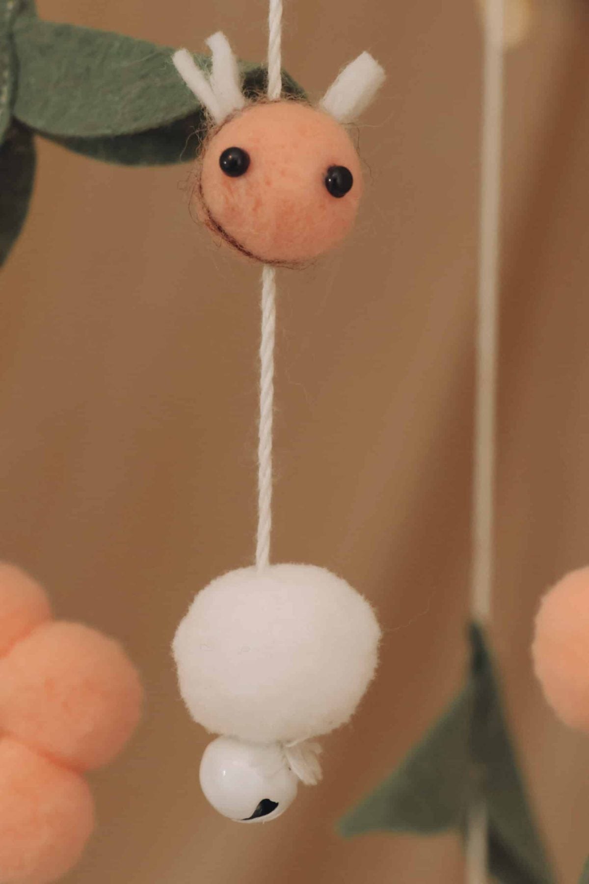 Little Loua Pink Bees kehtomobile
